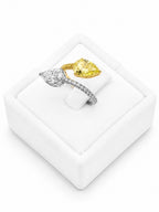 Ring With Yellow and Withe Diamond