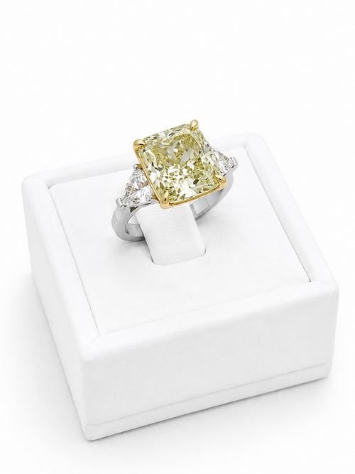 Ring Fancy With Diamonds