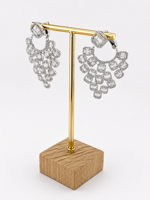 Hoops Earrings Whit Emerald Cut Diamonds
