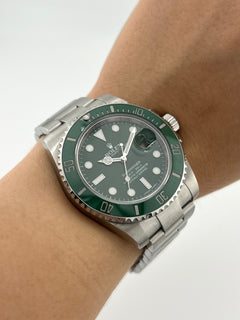 Rolex Submariner Hulk Stainless Steel With Guarantee