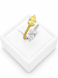Ring With Yellow and Withe Diamond