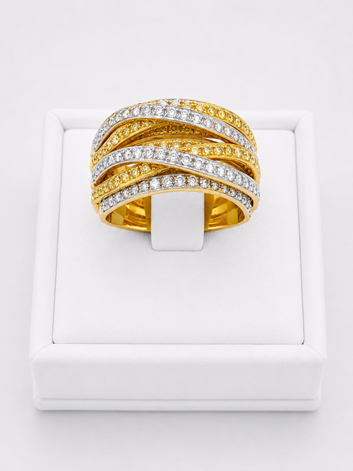 Multilines Fancy And White Diamonds Ring