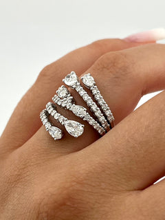 Multilines With Ending Pear Cut Ring
