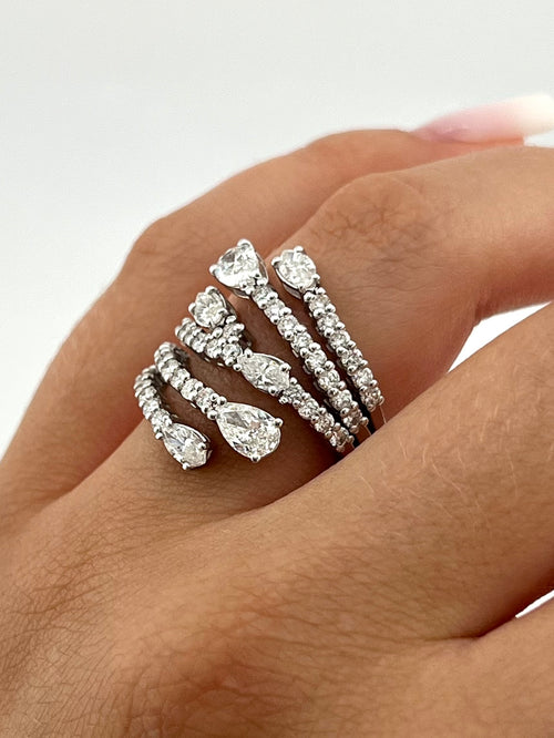 Multilines With Ending Pear Cut Ring