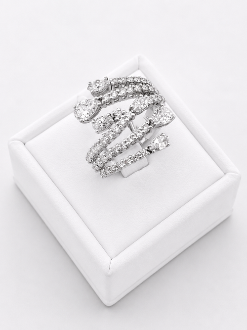 Multilines With Ending Pear Cut Ring