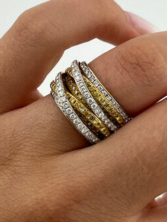 Multilines Fancy And White Diamonds Ring