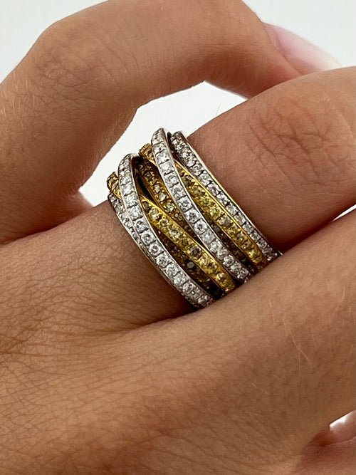 Multilines Fancy And White Diamonds Ring