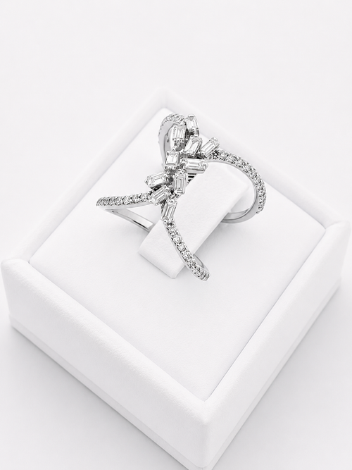 Diamonds Ring