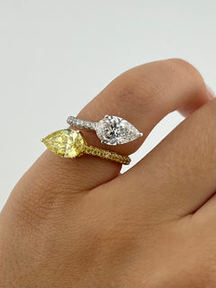 Ring With Yellow and Withe Diamond