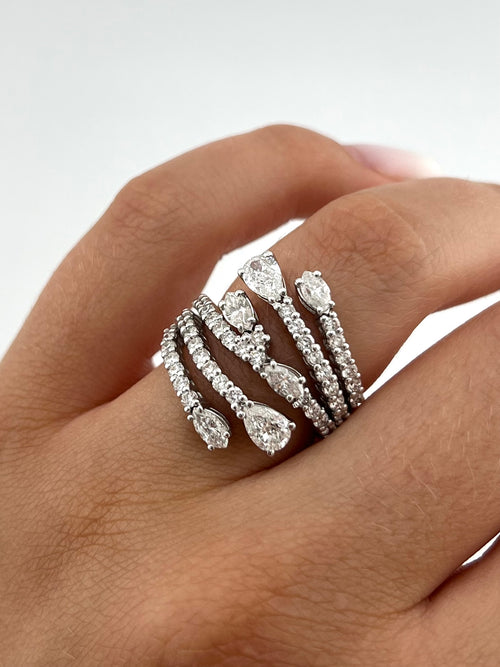Multilines With Ending Pear Cut Ring