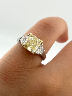 Bulgari Ring Radiant Yellow Diamond