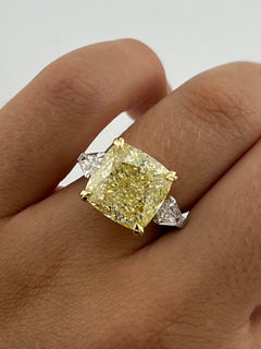 Ring Fancy With Diamonds
