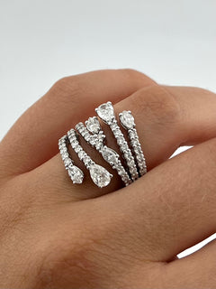 Multilines With Ending Pear Cut Ring