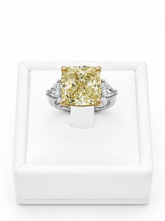 Ring Fancy With Diamonds