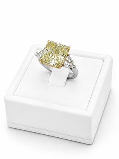 Ring Fancy With Diamonds