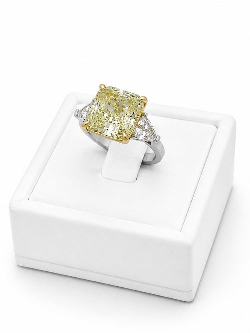 Ring Fancy With Diamonds