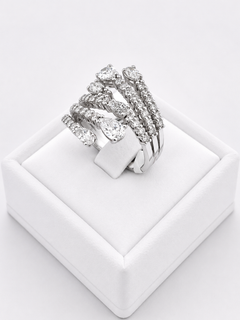 Multilines With Ending Pear Cut Ring