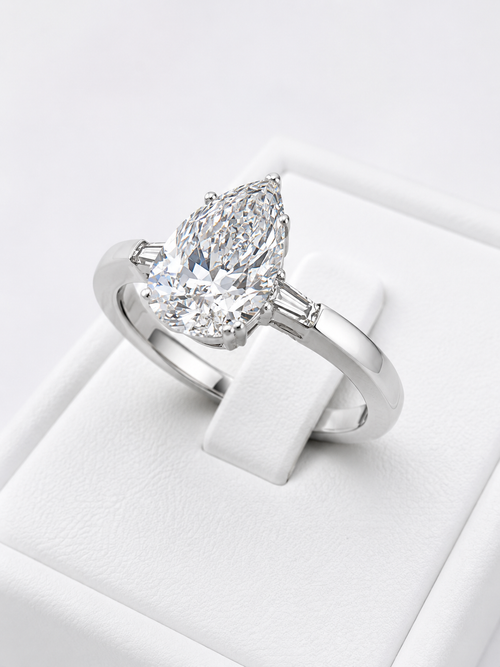 Ring pear cut