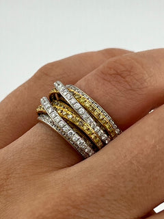 Multilines Fancy And White Diamonds Ring